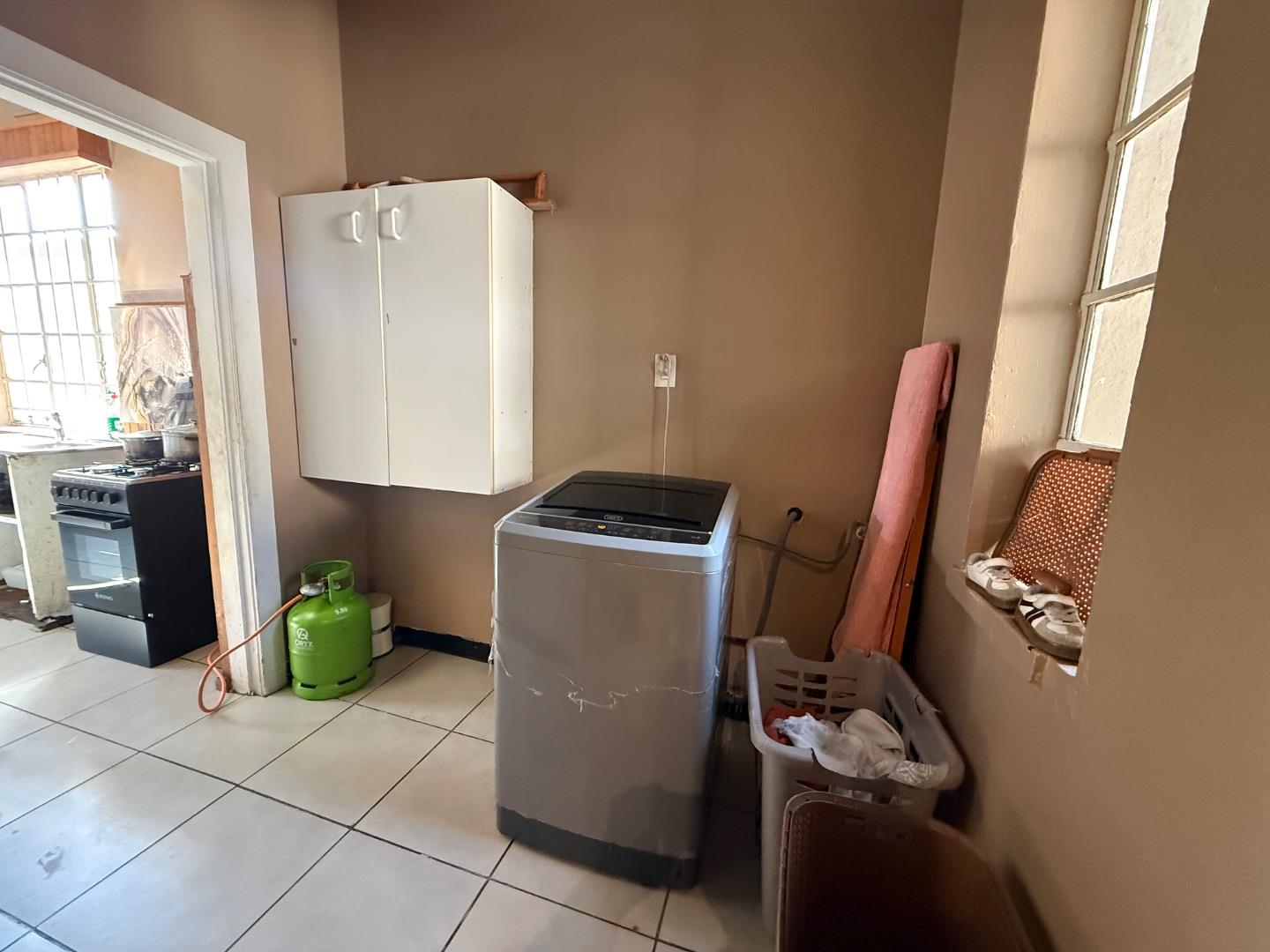 4 Bedroom Income-Generating House For Sale in The Hill, Johannesburg