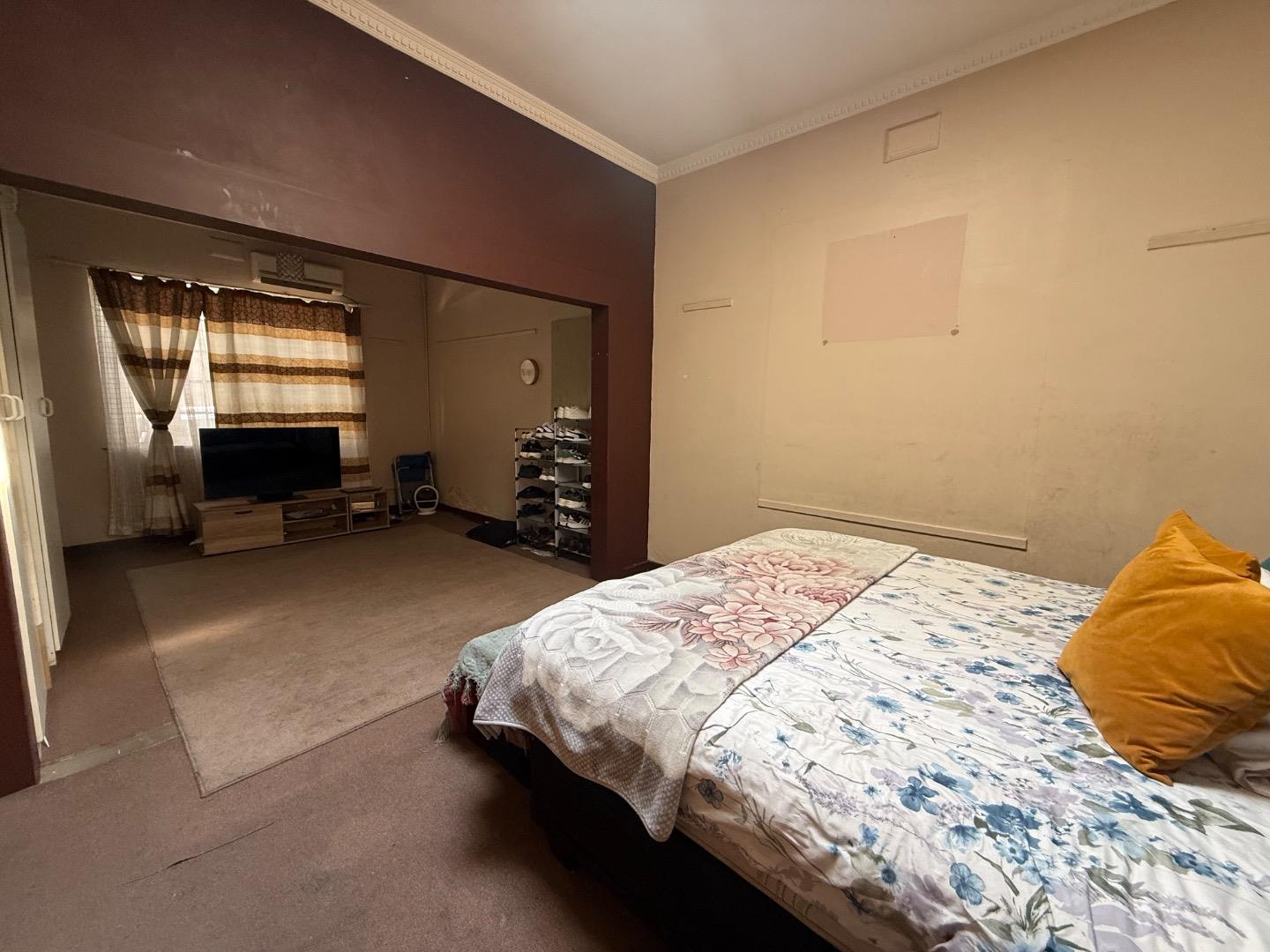 4 Bedroom Income-Generating House For Sale in The Hill, Johannesburg