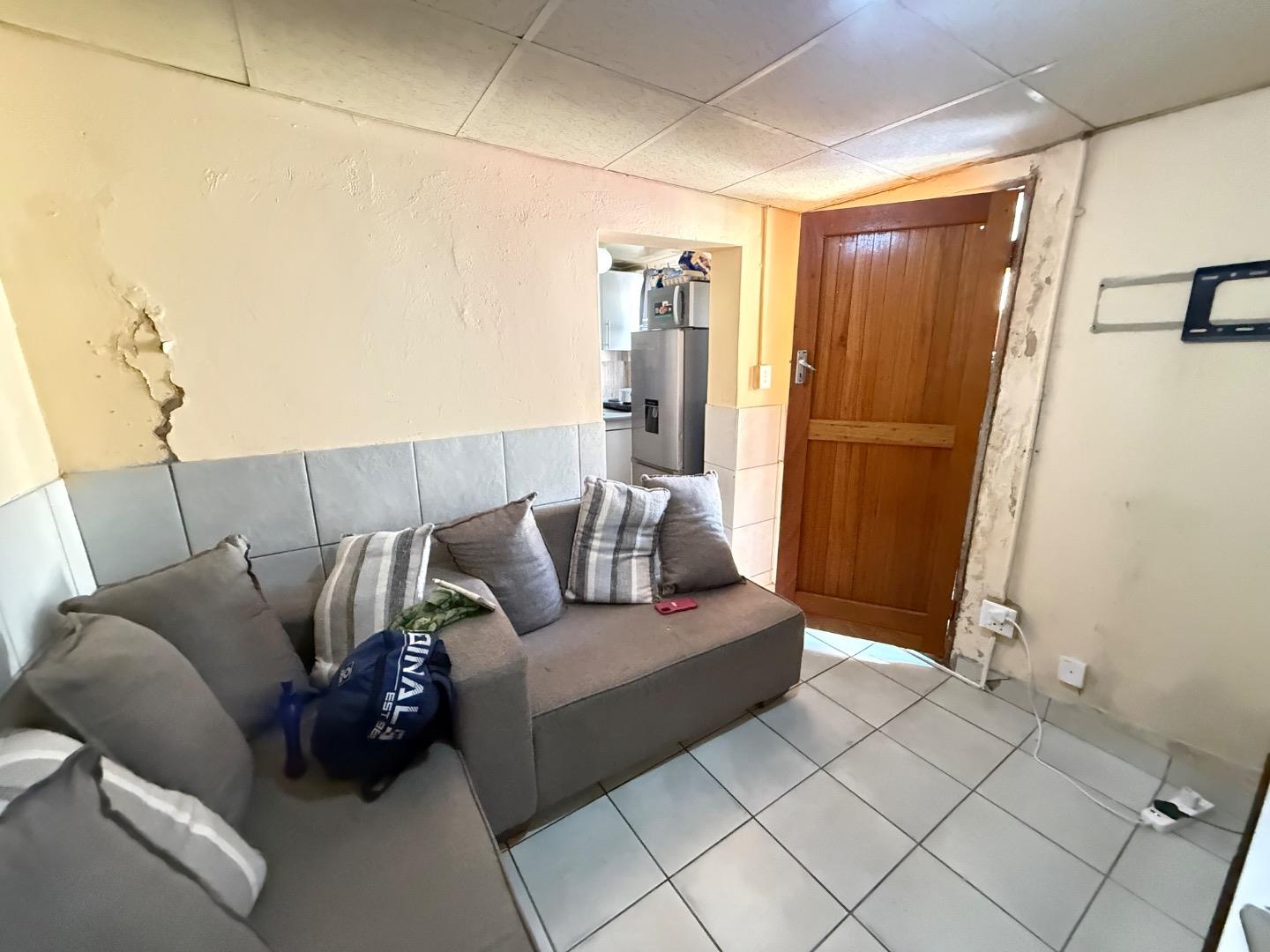 4 Bedroom Income-Generating House For Sale in The Hill, Johannesburg