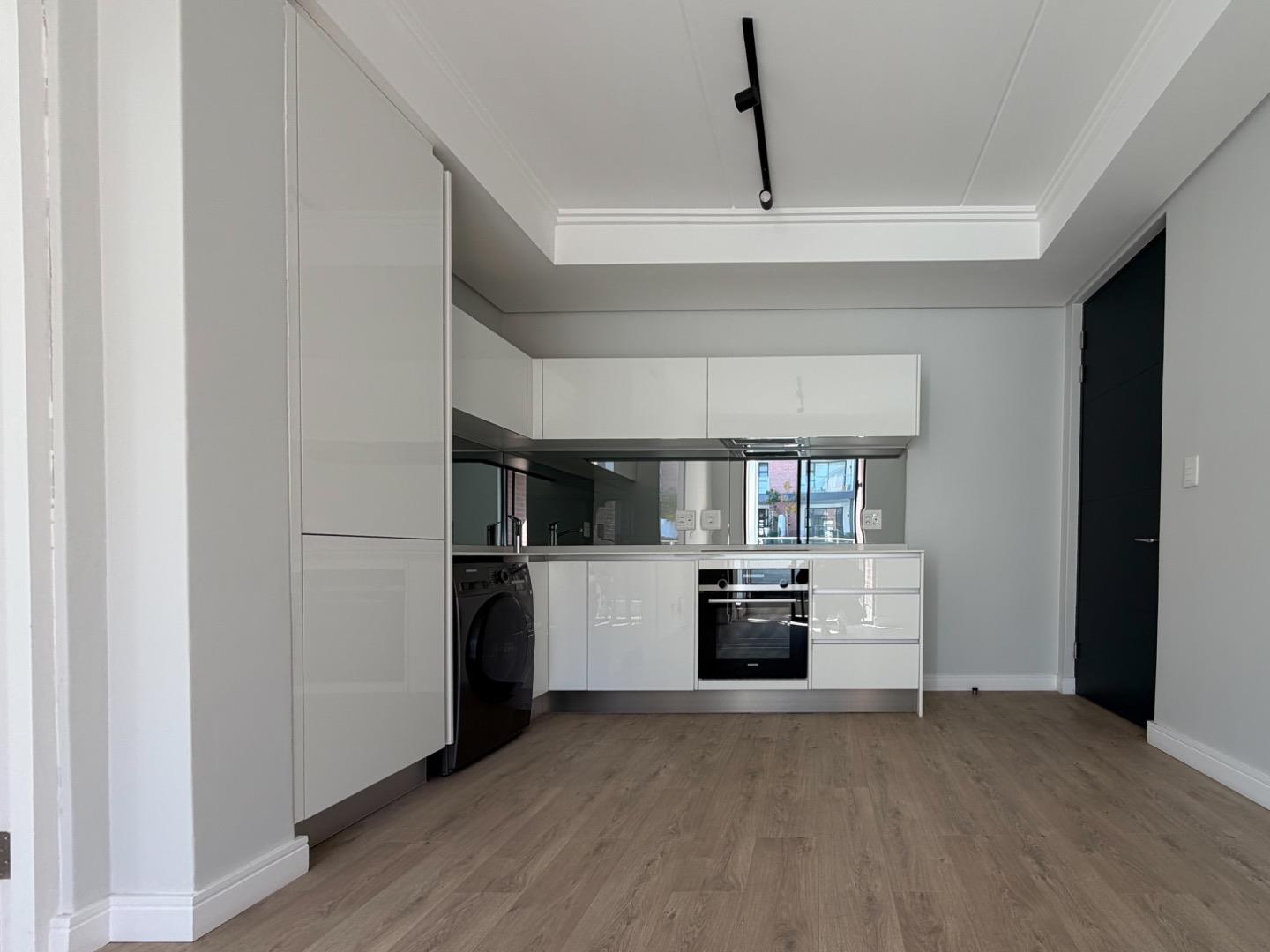 1 Bedroom Lakefront Apartment for Sale in Linksfield – Golf & Equestrian Estate