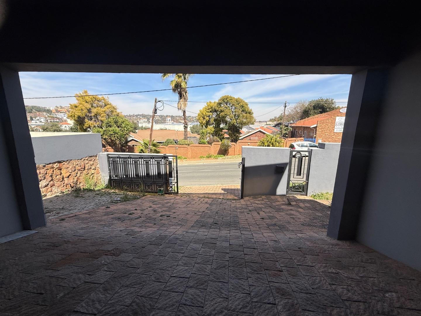4 Bedroom Double Storey House for Sale in Oakdene, Johannesburg