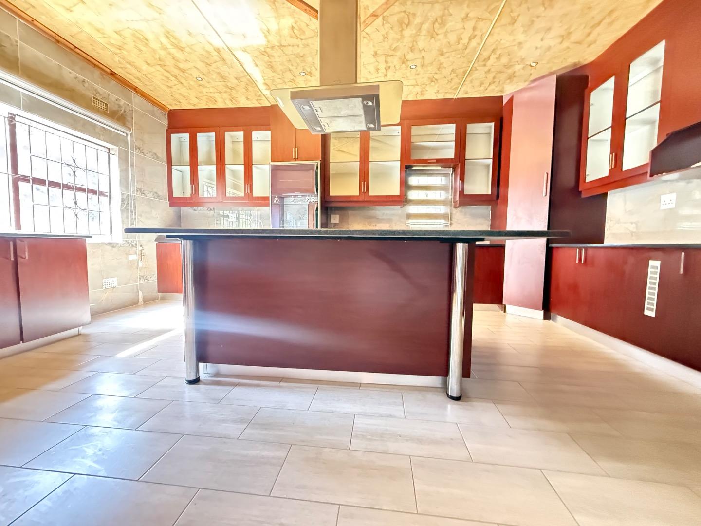 4 Bedroom Double Storey House for Sale in Oakdene, Johannesburg